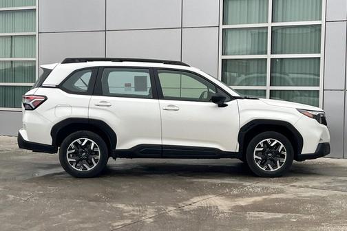 2025 Subaru Forester Base