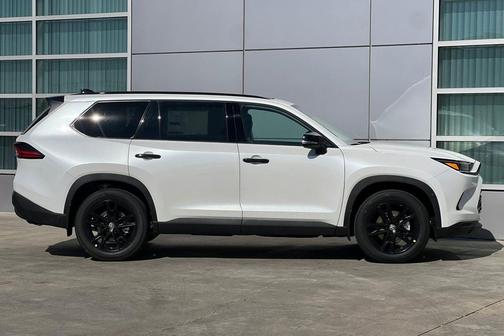 2026 Toyota Highlander Hybrid Base