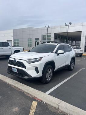 2024 Toyota RAV4 Hybrid XLE