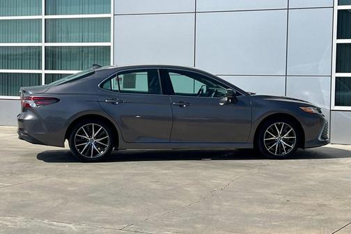 2024 Toyota Camry Hybrid XLE