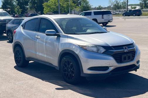 Alabaster Silver Metallic 2016 Honda HR-V LX