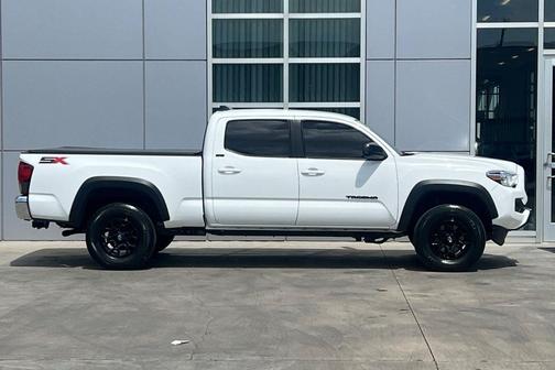 Ice Cap 2023 Toyota Tacoma SR5