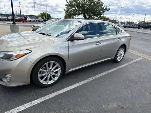 Champagne Mica 2013 Toyota Avalon Limited