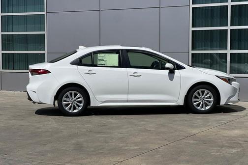 Ice Cap 2026 Toyota Corolla Hybrid XLE