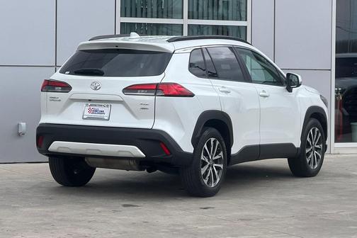 2023 Toyota Corolla Cross XLE