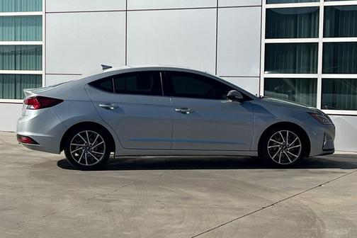 2020 Hyundai ELANTRA Limited