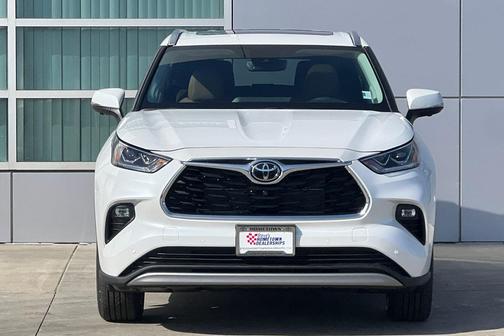 2025 Toyota Highlander Hybrid XLE