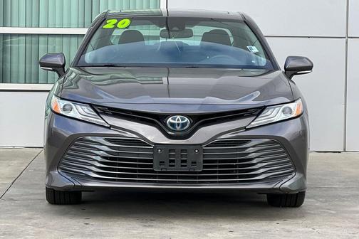 2020 Toyota Camry Hybrid XLE