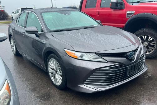 2020 Toyota Camry Hybrid XLE