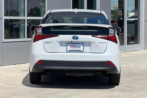 2022 Toyota Prius LE