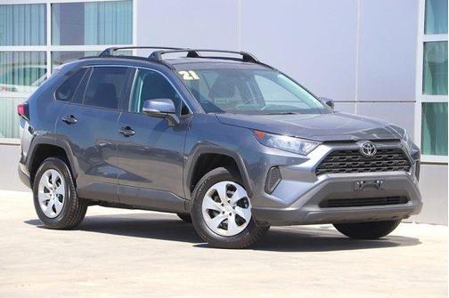 Photo 2 of 36 of 2021 Toyota RAV4 LE