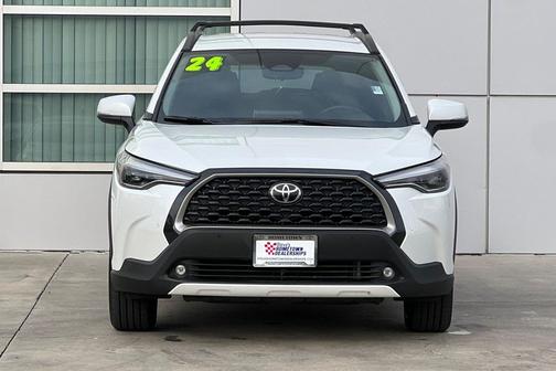 2024 Toyota Corolla Cross XLE