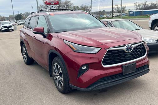 2022 Toyota Highlander Hybrid XLE