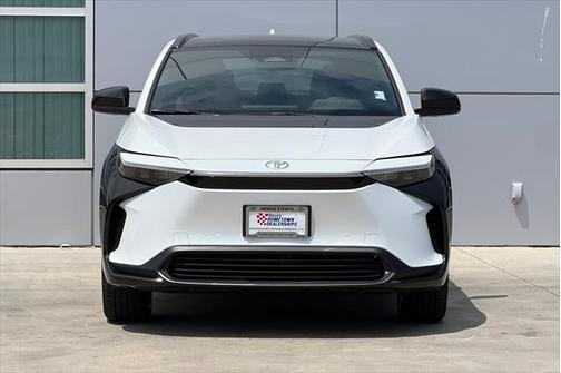 2025 Toyota bZ4X XLE