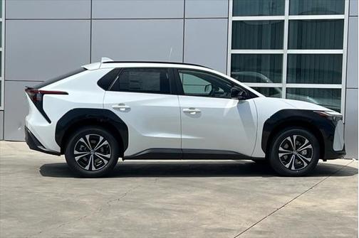 2025 Toyota bZ4X XLE