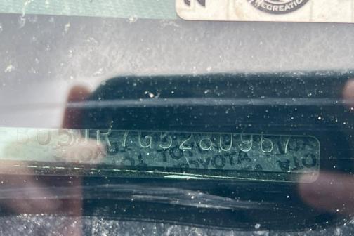 Classic Silver Metallic 2016 Toyota 4Runner SR5