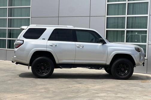 Classic Silver Metallic 2016 Toyota 4Runner SR5