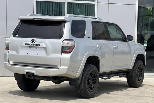 Classic Silver Metallic 2016 Toyota 4Runner SR5