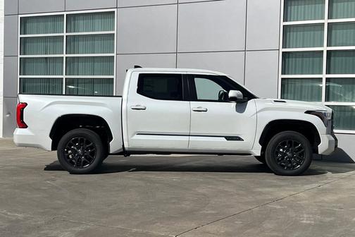 2026 Toyota Tundra Hybrid Platinum