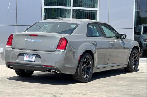 2019 Chrysler 300 S