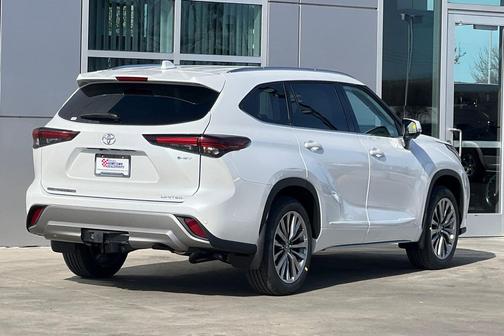 2025 Toyota Highlander Hybrid XLE