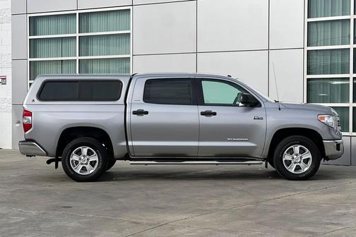 2017 Toyota Tundra SR5