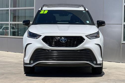 Pearl 2023 Toyota Highlander XSE