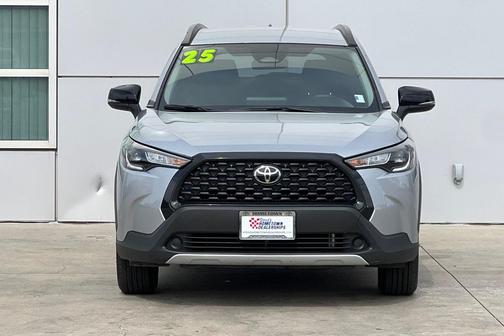 2025 Toyota Corolla Cross LE