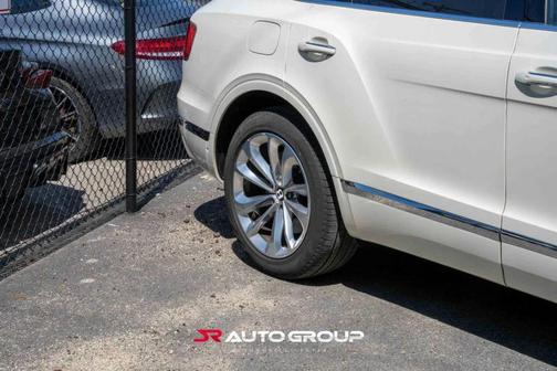 White 2017 Bentley Bentayga W12