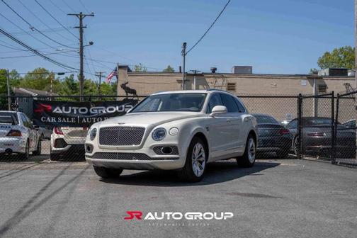 White 2017 Bentley Bentayga W12