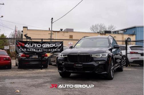 2022 BMW X7 M50i