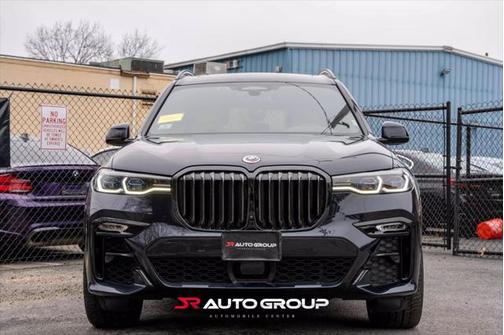 2022 BMW X7 M50i