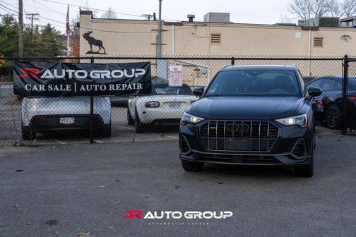 2021 Audi Q3 45 S line Premium
