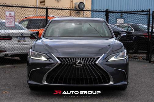 2022 Lexus ES 350 Base