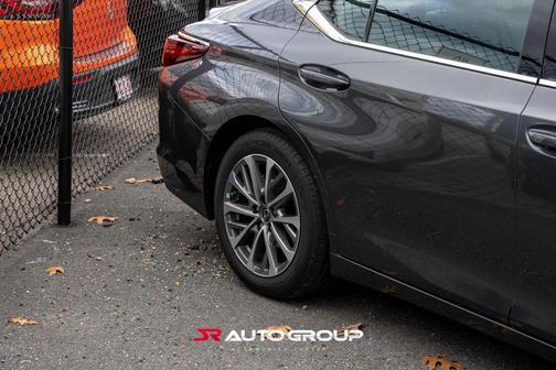 2022 Lexus ES 350 Base