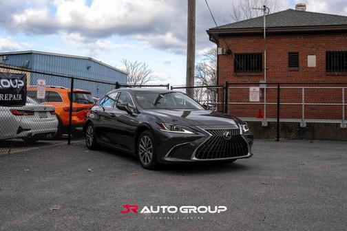 2022 Lexus ES 350 Base