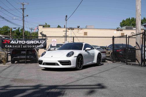 2020 Porsche 911 Carrera