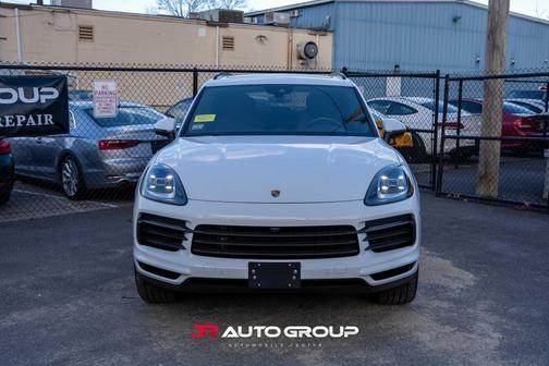2023 Porsche Cayenne Platinum Edition