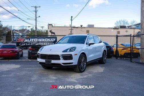 2023 Porsche Cayenne Platinum Edition