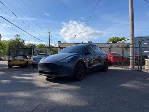 2023 Tesla Model Y Long Range Dual Motor All-Wheel Drive