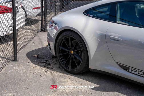 2020 Porsche 911 Carrera