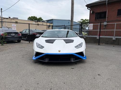 2022 Lamborghini Huracan STO Coupe
