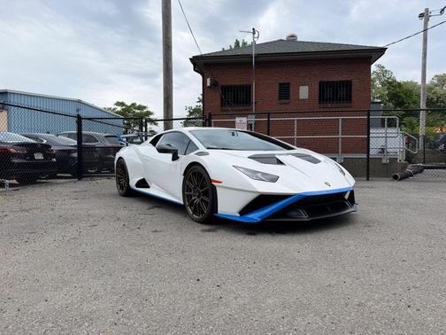 2022 Lamborghini Huracan STO Coupe
