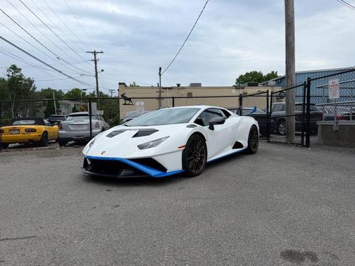 2022 Lamborghini Huracan STO Coupe