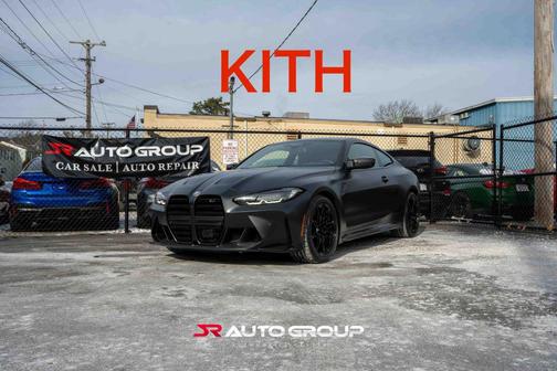 Black Sapphire Metallic 2022 BMW M4 Competition xDrive