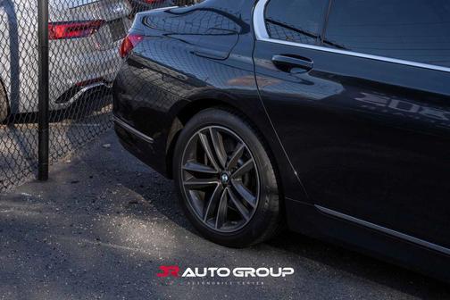 2021 BMW 750 i xDrive