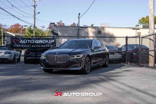 2021 BMW 750 i xDrive