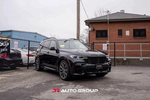 Blue 2022 BMW X7 M50i