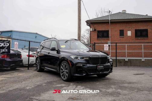Blue 2022 BMW X7 M50i