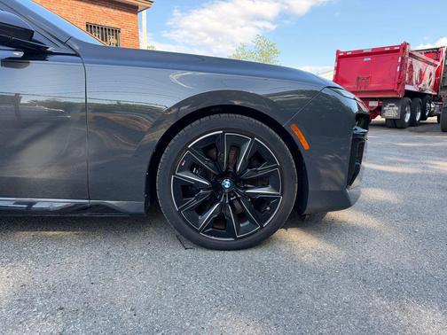 Dravit Grey Metallic 2023 BMW 760 i xDrive